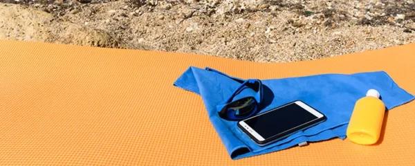 Optimisez votre expérience à la plage avec une serviette en microfibre