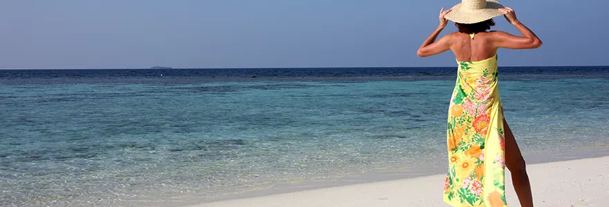 Explorez les motifs floraux sur les serviettes : un choix élégant pour la plage